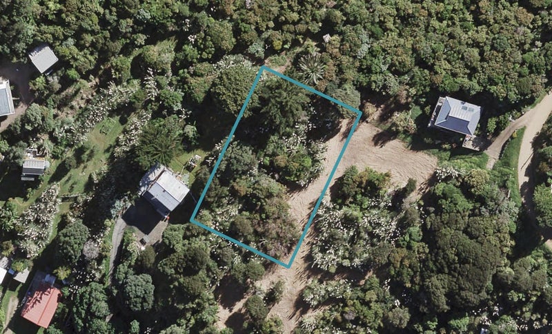 65B Makora Avenue, Oneroa, Waiheke Island - Carousel 1