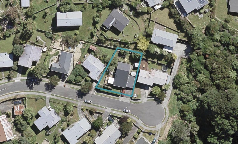 11 Snowberry Grove, Timberlea, Upper Hutt - Carousel 1