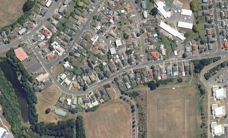 31 Driver Crescent, Cannons Creek, Porirua - Carousel 1