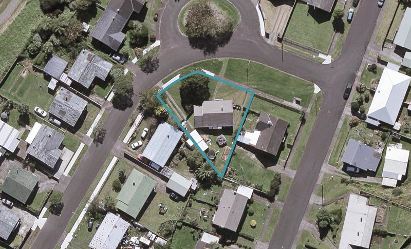 5 Grenville Street, Marfell, New Plymouth - Carousel 1