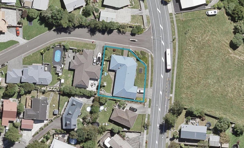 1 Sapphire Grove, Birchville, Upper Hutt - Carousel 1