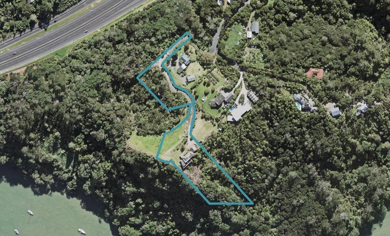11 Te Kawau Pass, Greenhithe, Auckland - Carousel 1