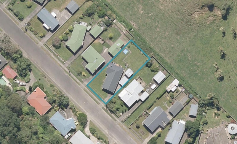 27 Turoa Road, Whanganui East, Whanganui - Carousel 1