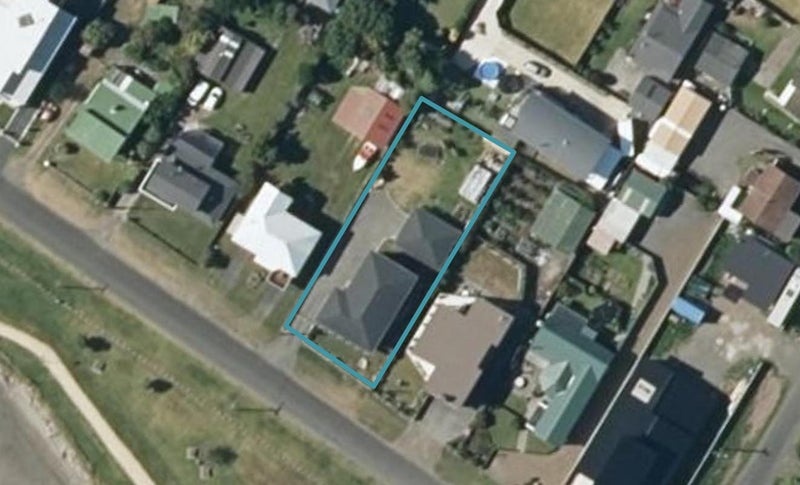 31 Hartley Street, Foxton Beach, Foxton - Carousel 1
