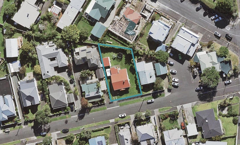 5 Vincent Road, Northcote Point, Auckland - Carousel 1