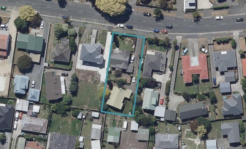 41 Lake Crescent, Hamilton Lake, Hamilton - Carousel 1