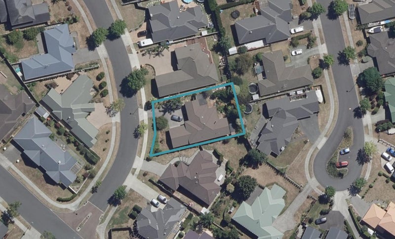 6 Stratford Place, Huntington, Hamilton - Carousel 1