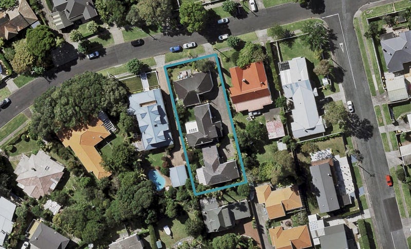 2/14 Beresford Street, Bayswater, Auckland - Carousel 1