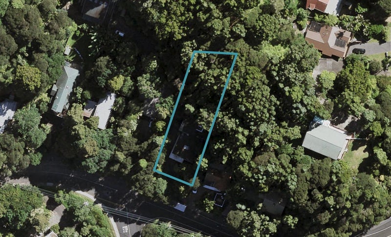 4 Takahe Road, Titirangi, Auckland - Carousel 1