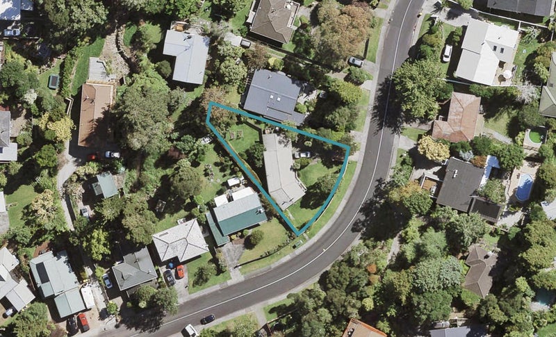 25 Daffodil Street, Titirangi, Auckland - Carousel 1