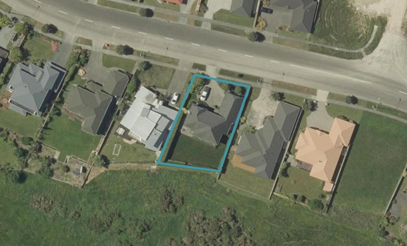 126 Pacific Drive, Fitzherbert, Palmerston North - Carousel 1