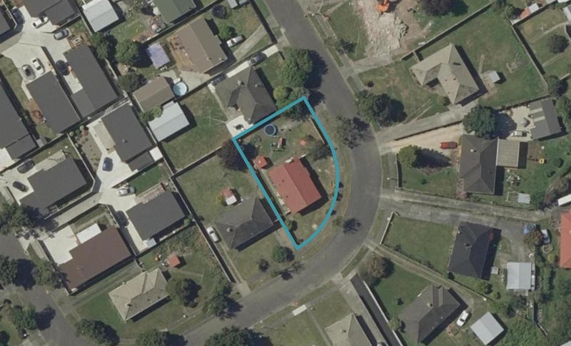 32 Exeter Crescent, Takaro, Palmerston North - Carousel 1