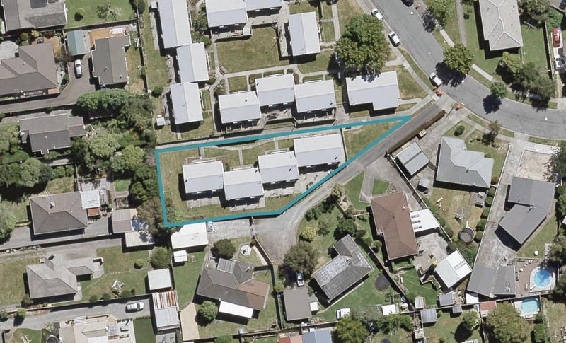 17/19 Bonnie Glen Crescent, EBDENTOWN, UPPER HUTT - Carousel 1