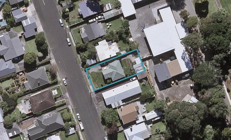 9 Pukenui Street, Strandon, New Plymouth - Carousel 1
