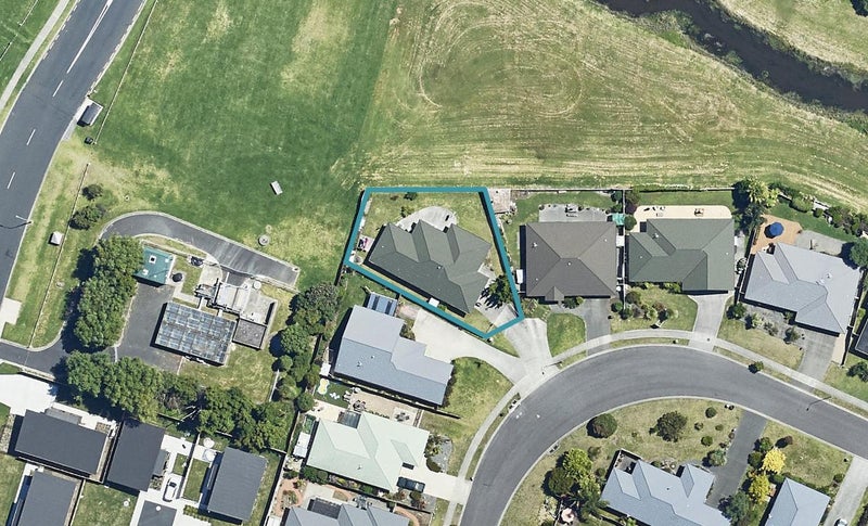 21 Summerland Crescent, Papamoa Beach, Papamoa - Carousel 1