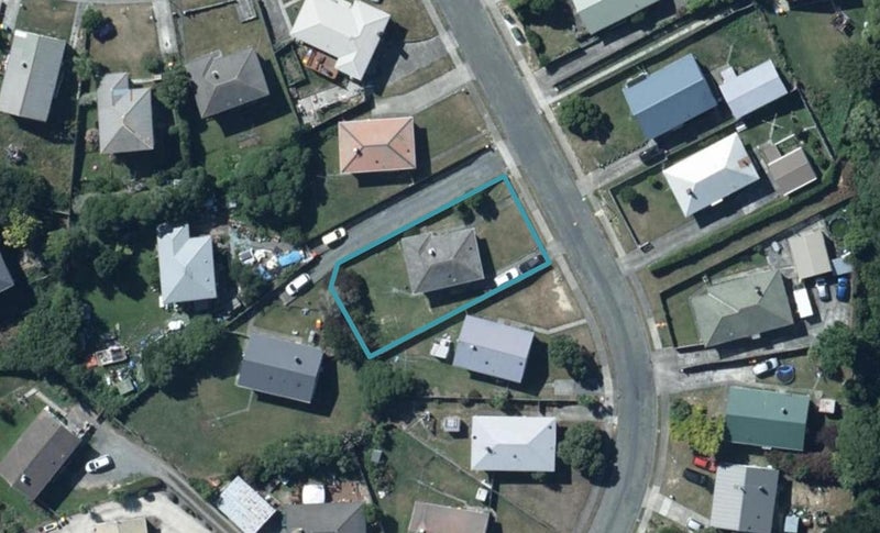 10 Passive Grove, Ascot Park, Porirua - Carousel 1