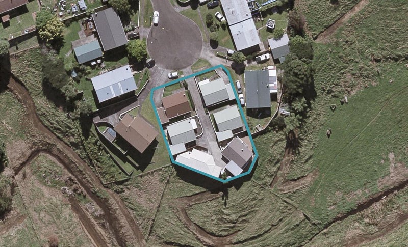 2/9 Kelvin Place, Westown, New Plymouth - Carousel 1