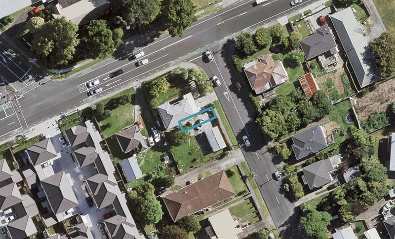 1C Churchill Avenue, Manurewa, Auckland - Carousel 1
