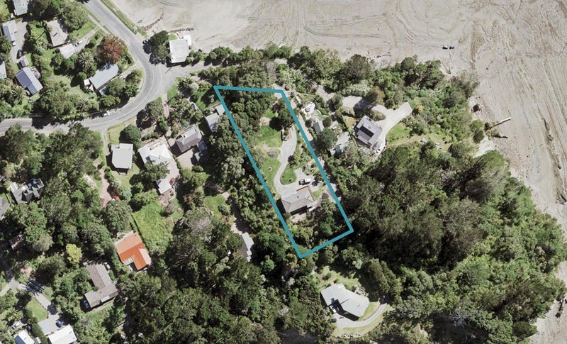 21 Sandys Parade, Laingholm, Auckland - Carousel 1