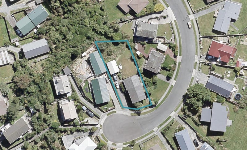 24 Outram Grove, Kelson, Lower Hutt - Carousel 1