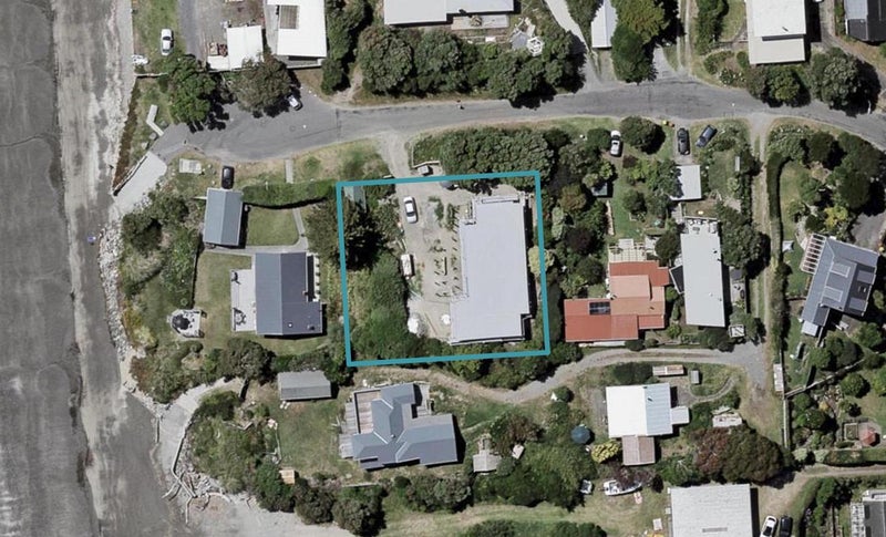 19 Arawa Street, Raumati Beach, Paraparaumu - Carousel 1