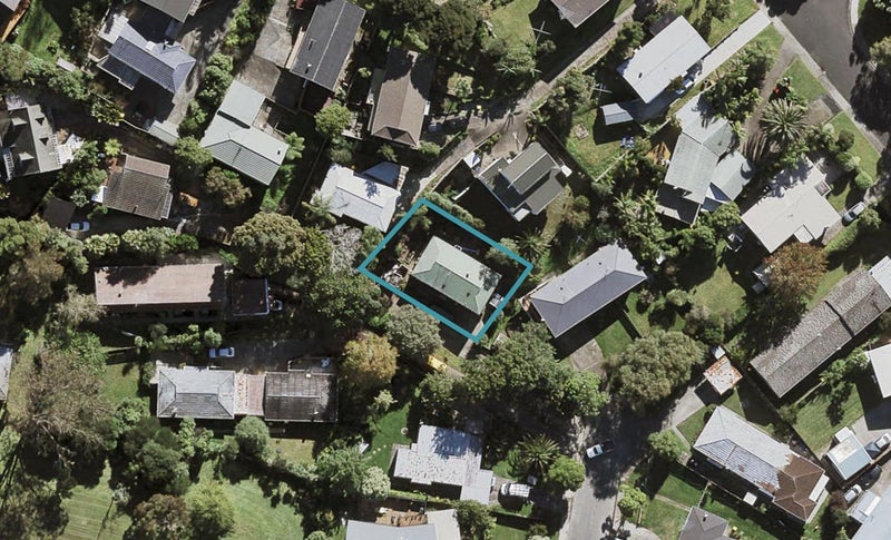 18C Teviot Place, Totara Vale, Auckland - Carousel 1