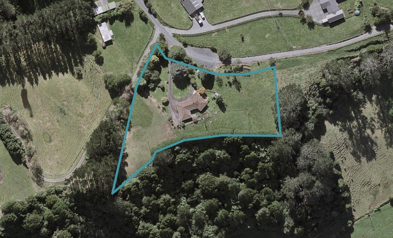 572 Smart Road, Hillsborough, New Plymouth - Carousel 1