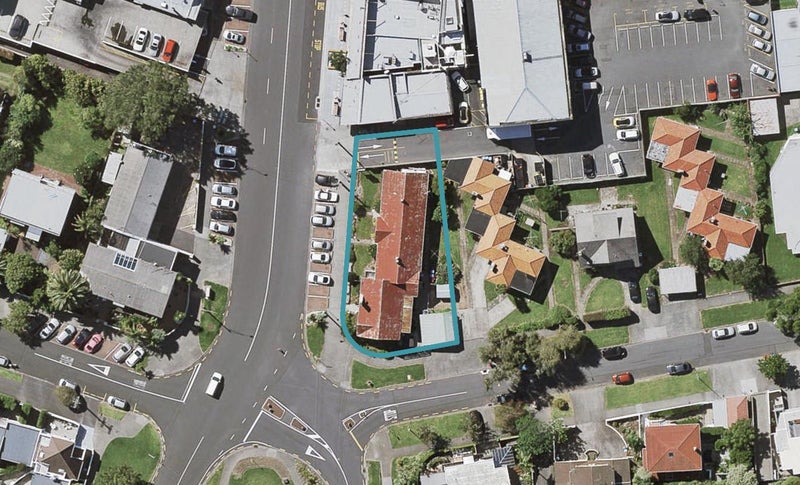 14C Patteson Avenue, Mission Bay, Auckland - Carousel 1