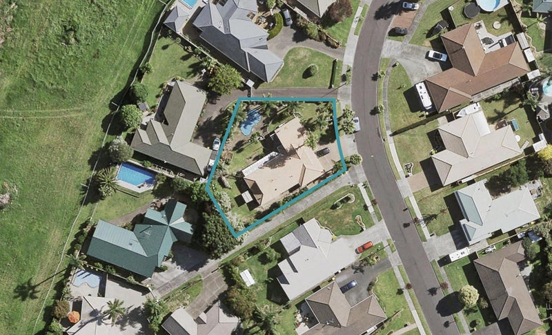 14 Aristoy Close, Conifer Grove, Takanini - Carousel 1