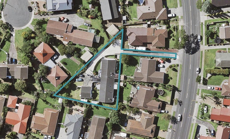 2/145 Prince Regent Drive, Farm Cove, Auckland - Carousel 1