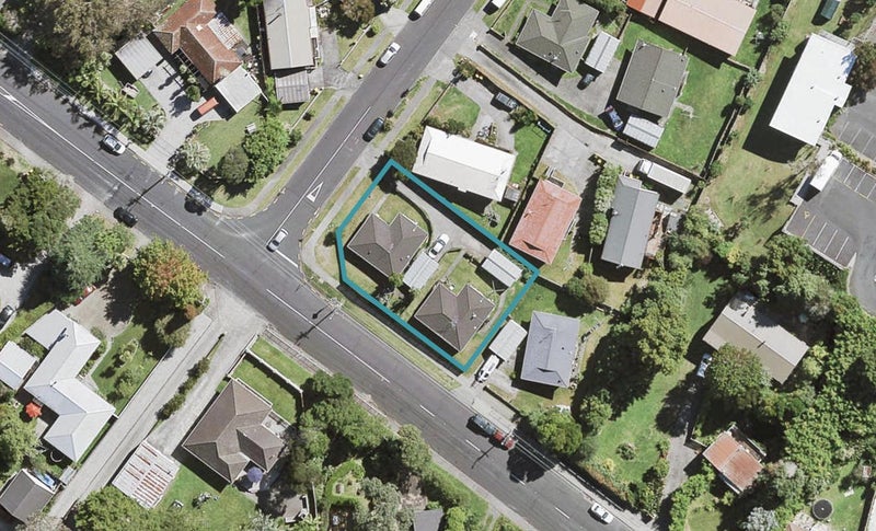35 Kaurilands Road, Titirangi, Auckland - Carousel 1