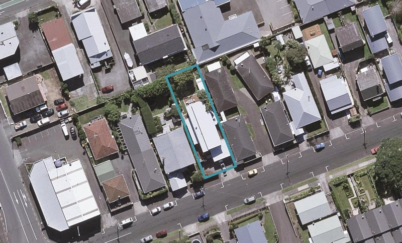 243 Courtenay Street, Strandon, New Plymouth - Carousel 1