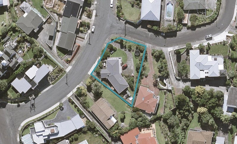 6 Findlay Street, Moturoa, New Plymouth - Carousel 1