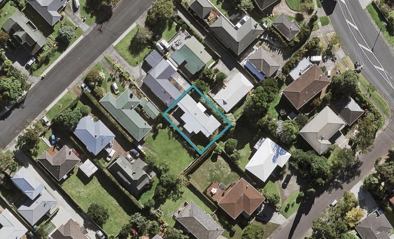 8A Holland Road, Hillcrest, Auckland - Carousel 1