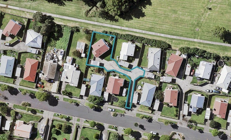 54B Maybury Street, Point England, Auckland - Carousel 1
