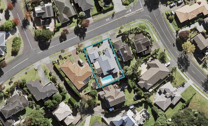 65 Westpark Drive, West Harbour, Auckland - Carousel 1