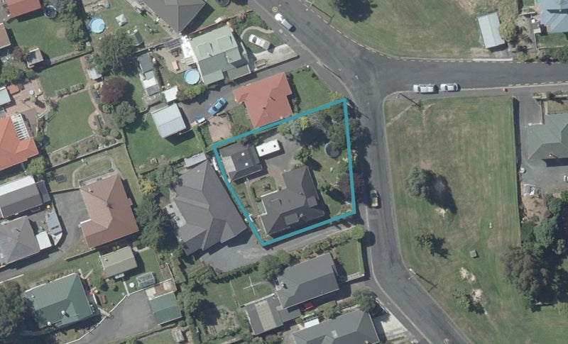 4 Matthew Street, Abbotsford, Dunedin - Carousel 1