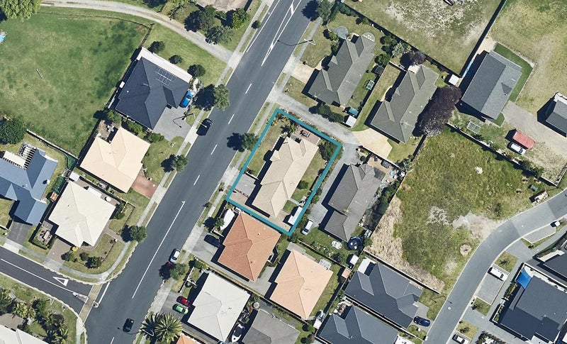 11 Sandhurst Drive, Papamoa Beach, Papamoa - Carousel 1