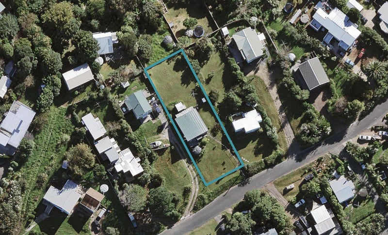 5 Wellington Road, Surfdale, Waiheke Island - Carousel 1