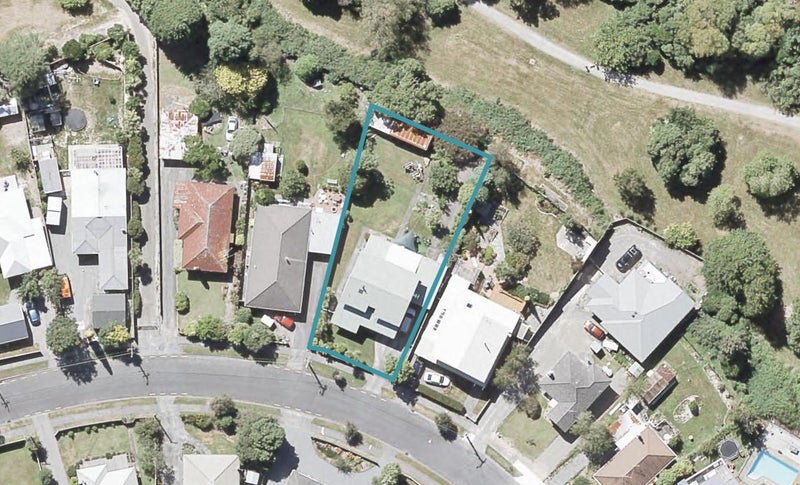 33 Poole Crescent, Wainuiomata, Lower Hutt - Carousel 1