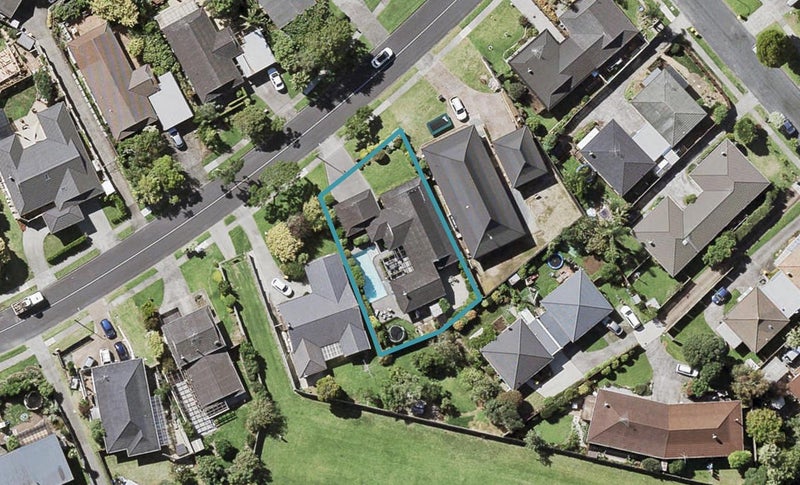 39 Fratley Avenue, Farm Cove, Auckland - Carousel 1