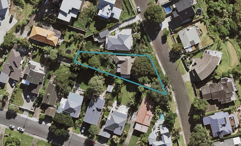 12 Waimana Avenue, Northcote Point, Auckland - Carousel 1
