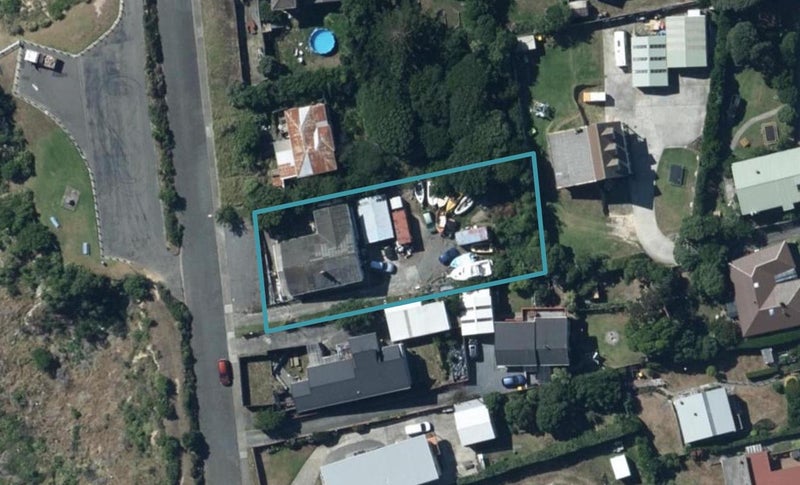 25 Terrace Road, Titahi Bay, Porirua - Carousel 1