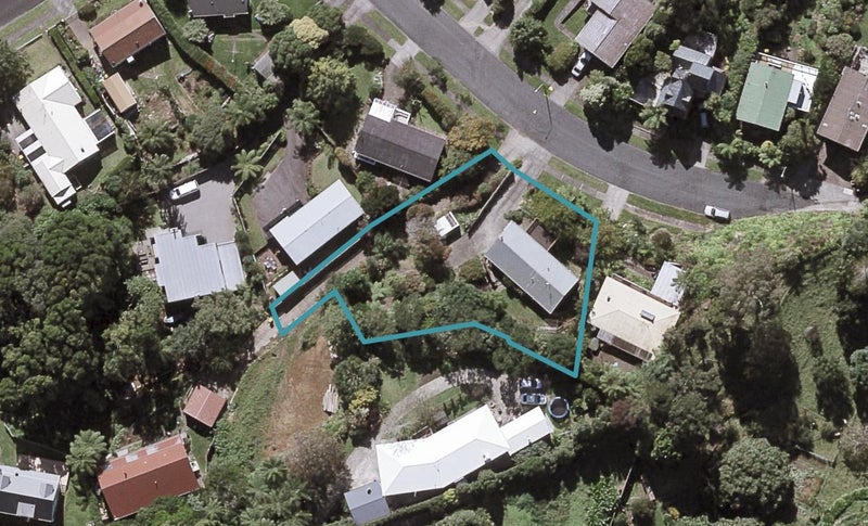 8 Lindaver Grove, Merrilands, New Plymouth - Carousel 1