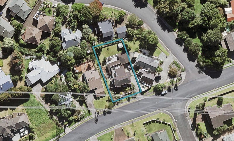 9 Strathnaver Crescent, Lynfield, Auckland - Carousel 1