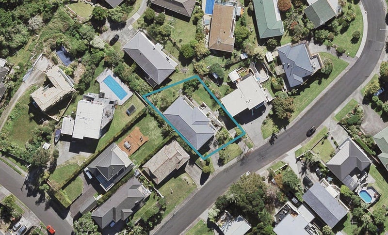 8 Hume Drive, Hillcrest, Auckland - Carousel 1