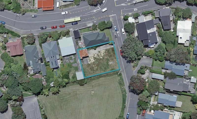 2 Seaview Terrace, Northland, Wellington - Carousel 1