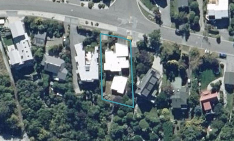 56 Cedar Drive, Kelvin Heights, Queenstown - Carousel 1