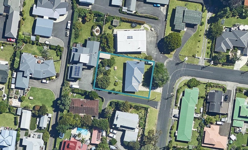 53 Lemon Grove Avenue, Otumoetai, Tauranga - Carousel 1