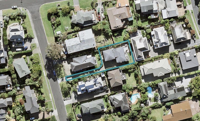 6A Newburn Road, Waiake, Auckland - Carousel 1